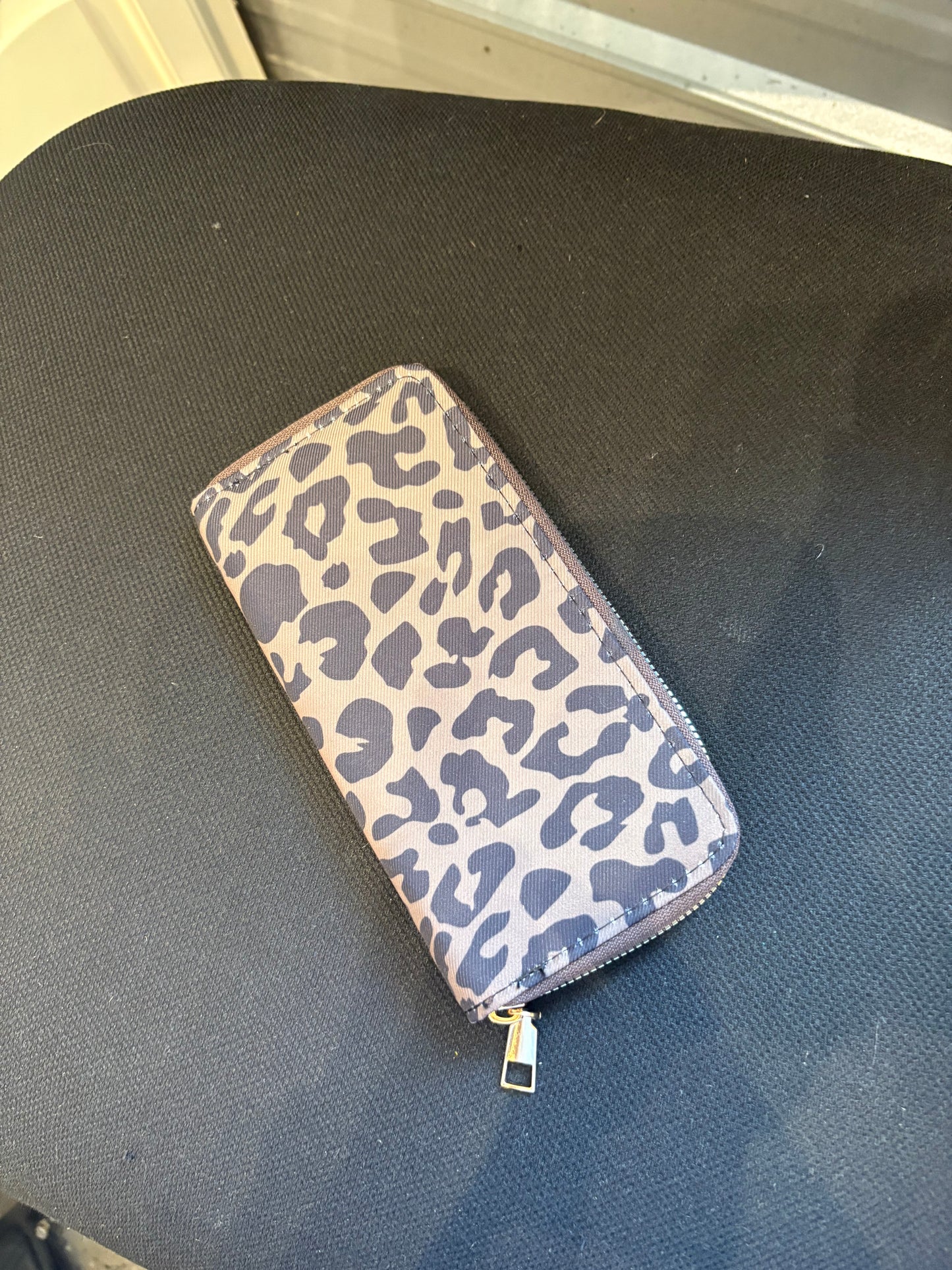 Bilfold Animal Print Zip